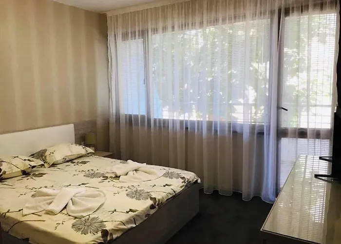 джорджия Китен