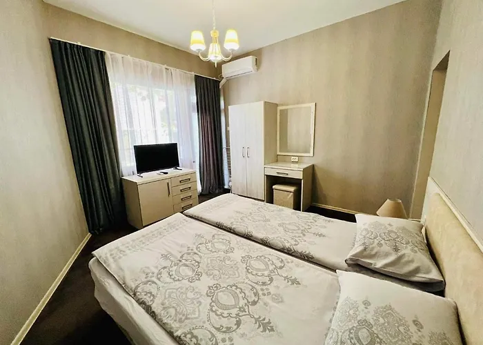 джорджия Китен