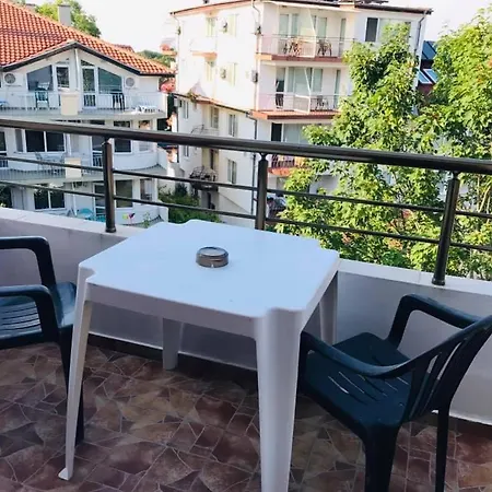 джорджия Китен