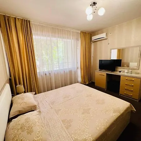 джорджия Китен