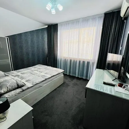 джорджия Китен