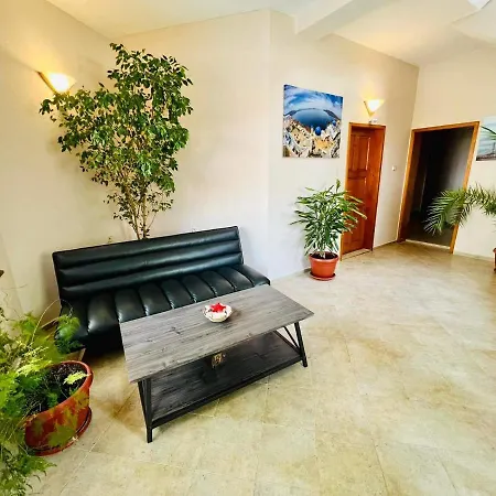 джорджия Китен