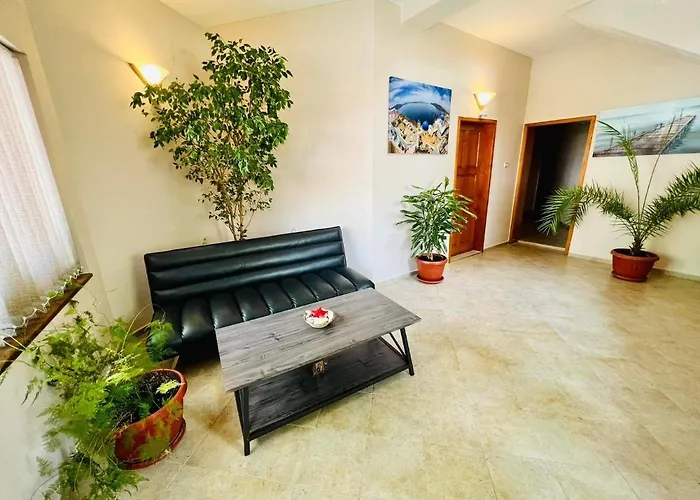 джорджия Китен